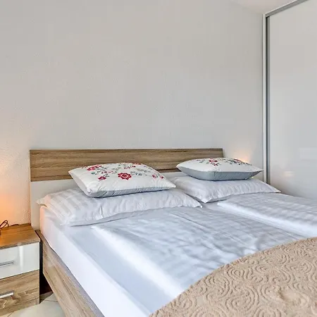 Comfort Apartments In Peaceful Area Zadar - With Garden Exterior photo