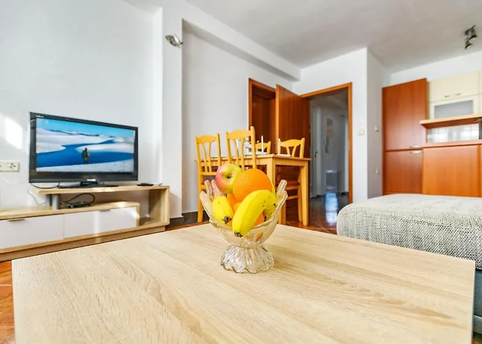 Comfort Apartments In Peaceful Area Zadar - With Garden