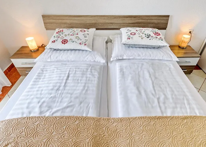 Comfort Apartments In Peaceful Area Zadar - With Garden