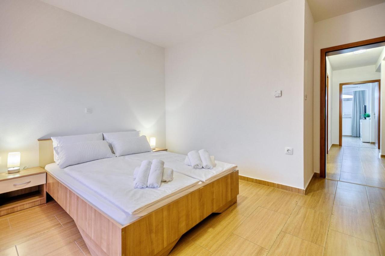 Apartment Comfort In Peaceful Area - With Garden