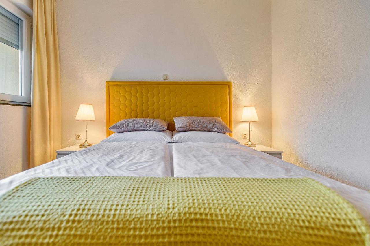 Comfort In Peaceful Area - With Garden Apartment Zadar